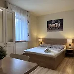 Uliaszowka Апартаменты Шавница